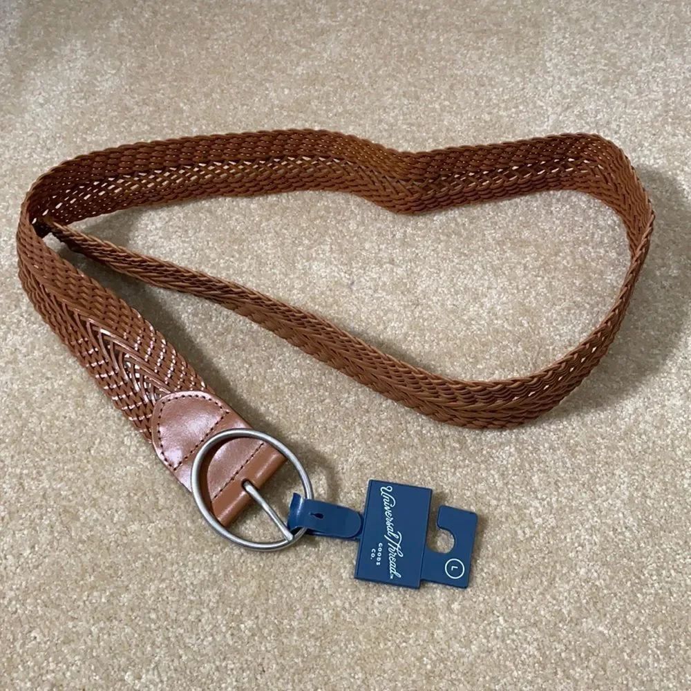 Women’s Belt Tan Woven Size Large with Silver Buckle NWT